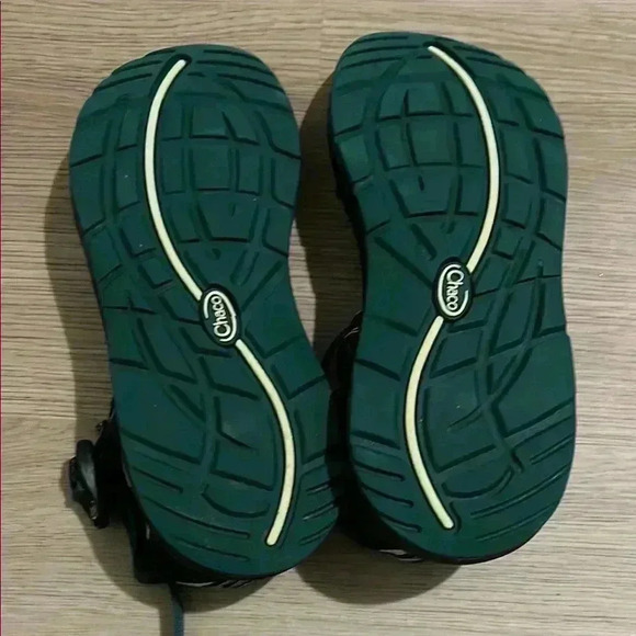 Chaco Black and White Sandals - Picture 4 of 4